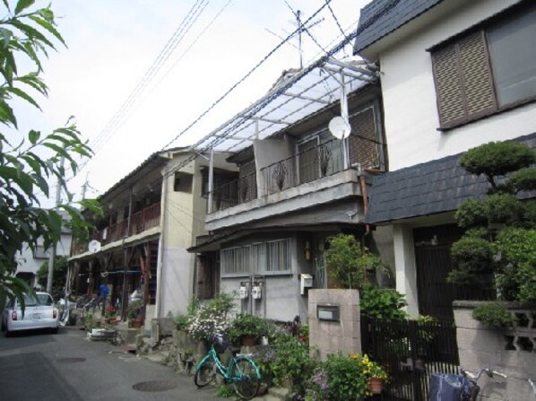 伊加賀寿町１４－１４貸家の物件外観写真